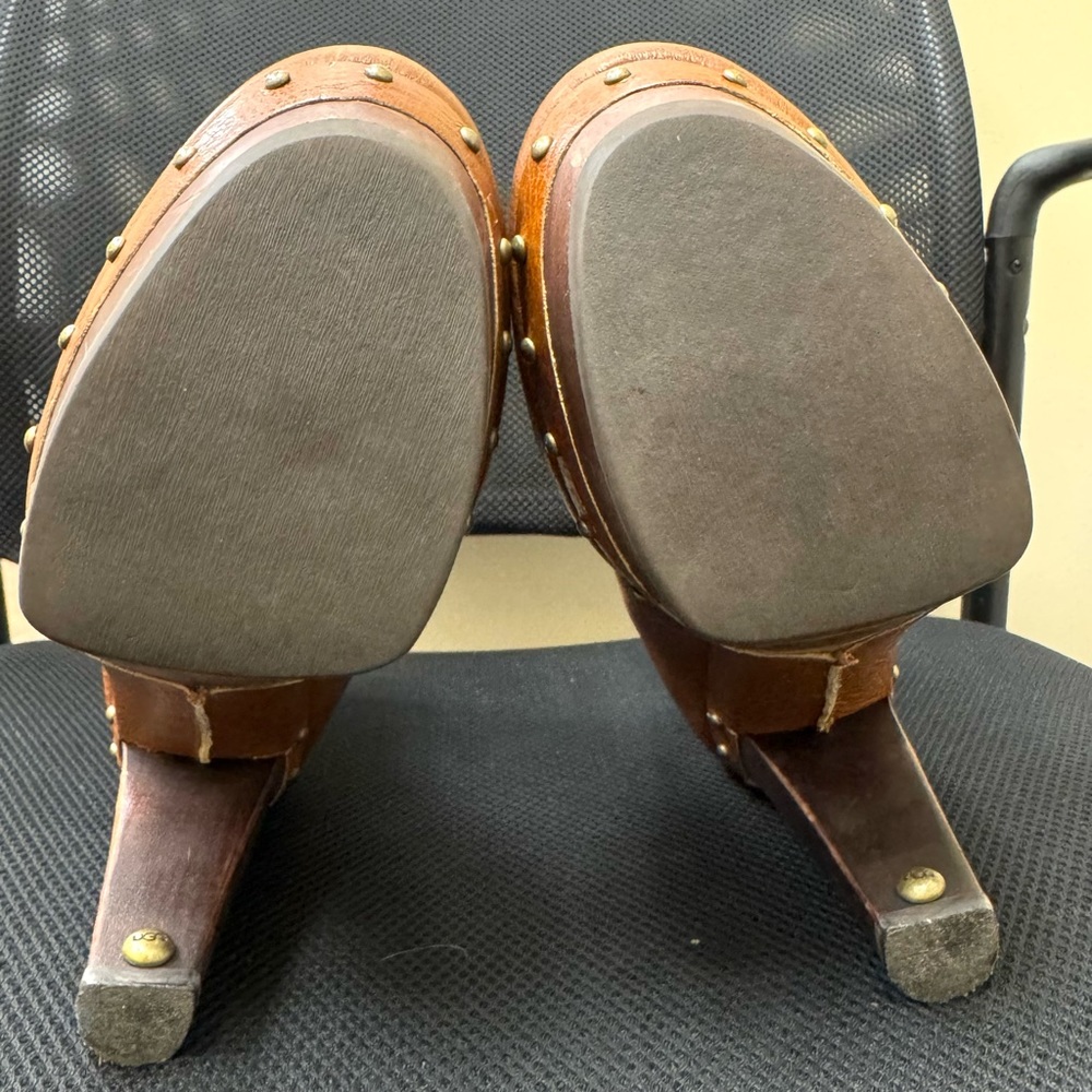 UGG - COSIMA cognac high heel platform pebbled leather bootie w studs Sz 6.5 - Picture 13 of 17